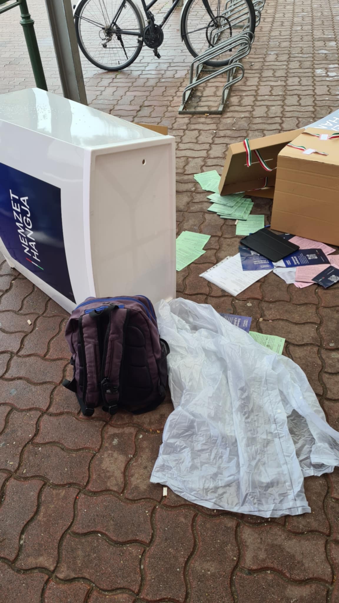 9023851b 75b3 448c 90e9 17d40f542644