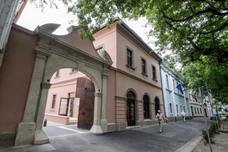 egri Helyőrségi Művelődési Otthon-mti-komka