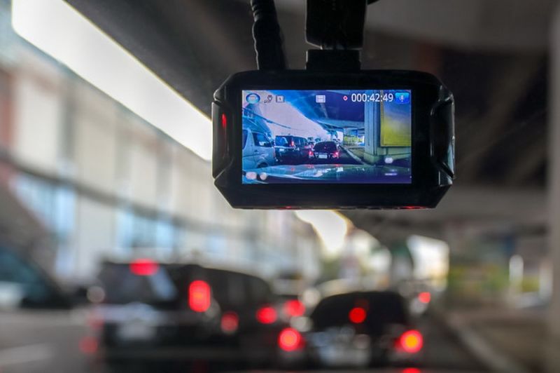 Credible-car-dash-cam-iStock-1080335414