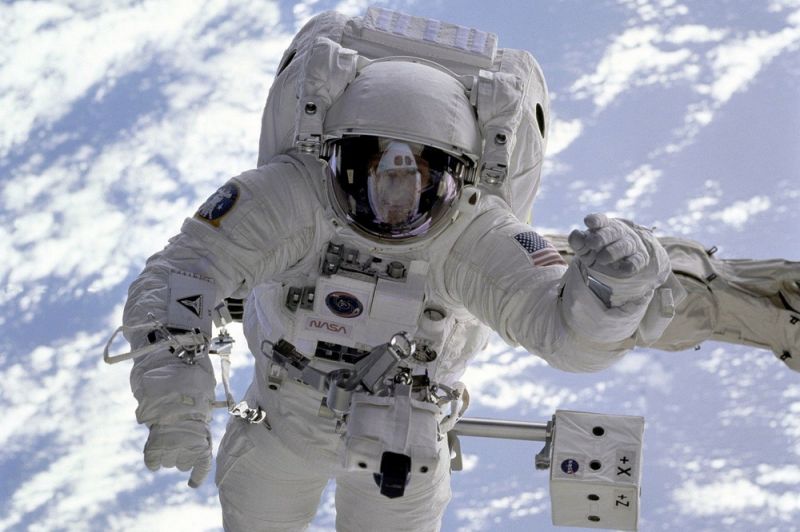 astronaut-11050_1280