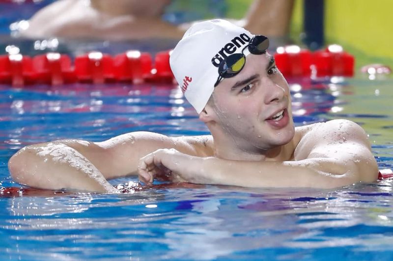 egri-uszoklub-hollo-b