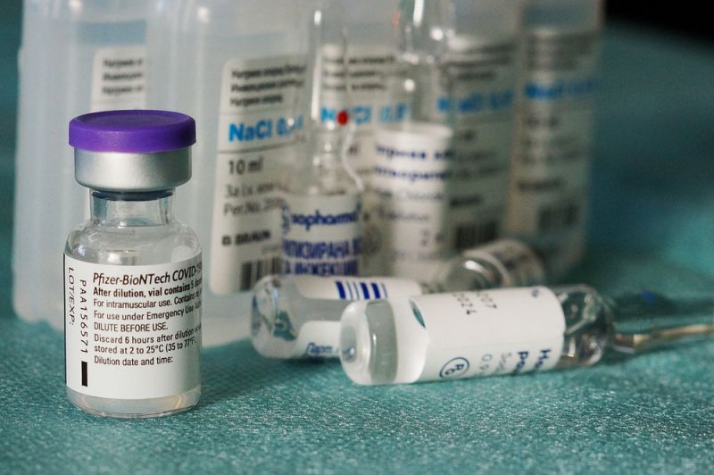 covid-19-vaccine-5902833_1280