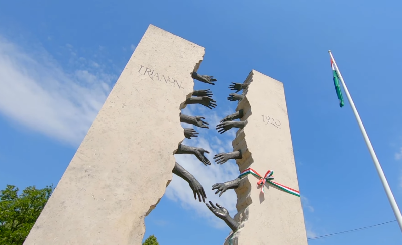 június-4-triaonon-emlekmu-hatvan