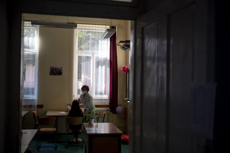 g8