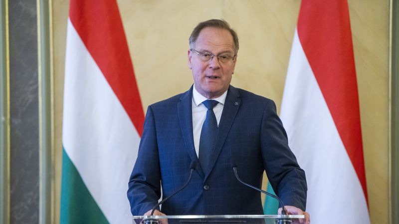 navracsics tibor mti balogh zoltán