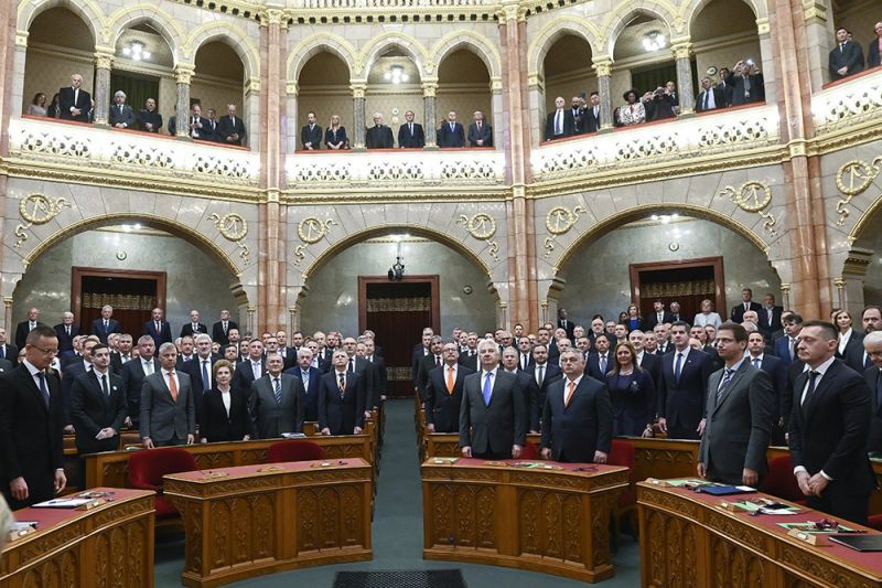 parlamentben-mti-koszticsák