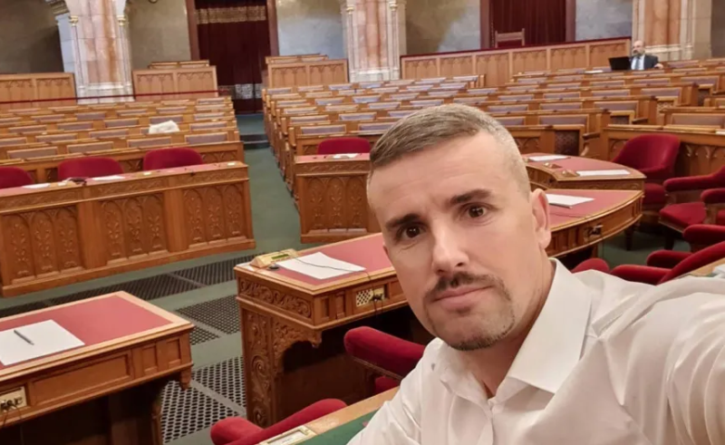 jakab-péter-parlament-fb