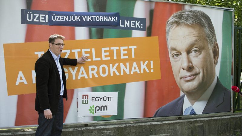 orbán-plakát-karácsony-mti-koszticsák-szilárd